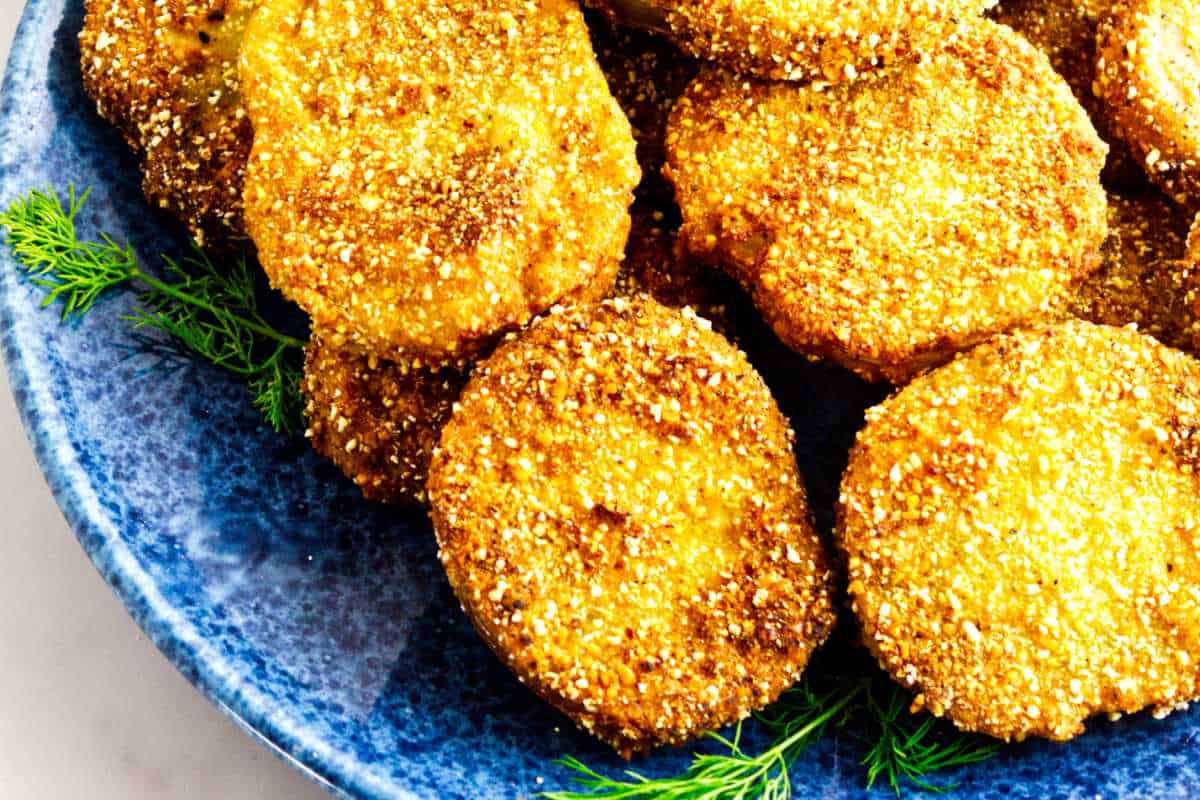 Easy Crispy Southern Fried Green Tomatoes with Zesty Rémoulade